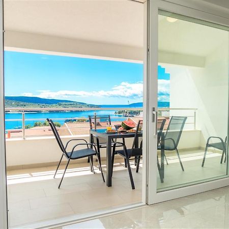 Best Island View Cres Exterior foto